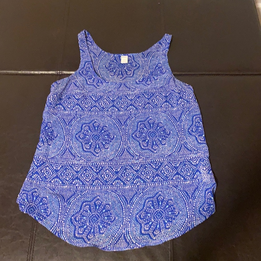 Chiffon material tank.